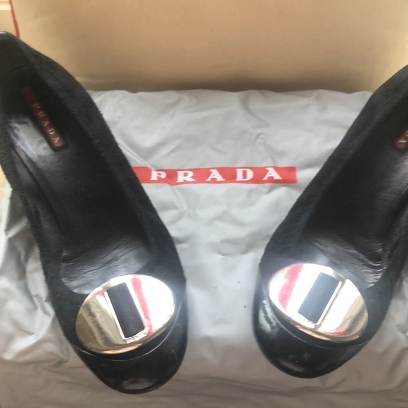Authentic Prada Black Suede Peep-Toe Flats with Slight Heel - Picture 4 of 10